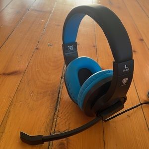 Kids Gaming Headphones, wired. Gently used in excellent condition